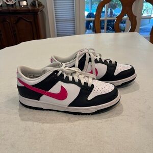 Nike Dunk Low GS in Dark Obsidian/Fierce Pink Sneakers. GUC!